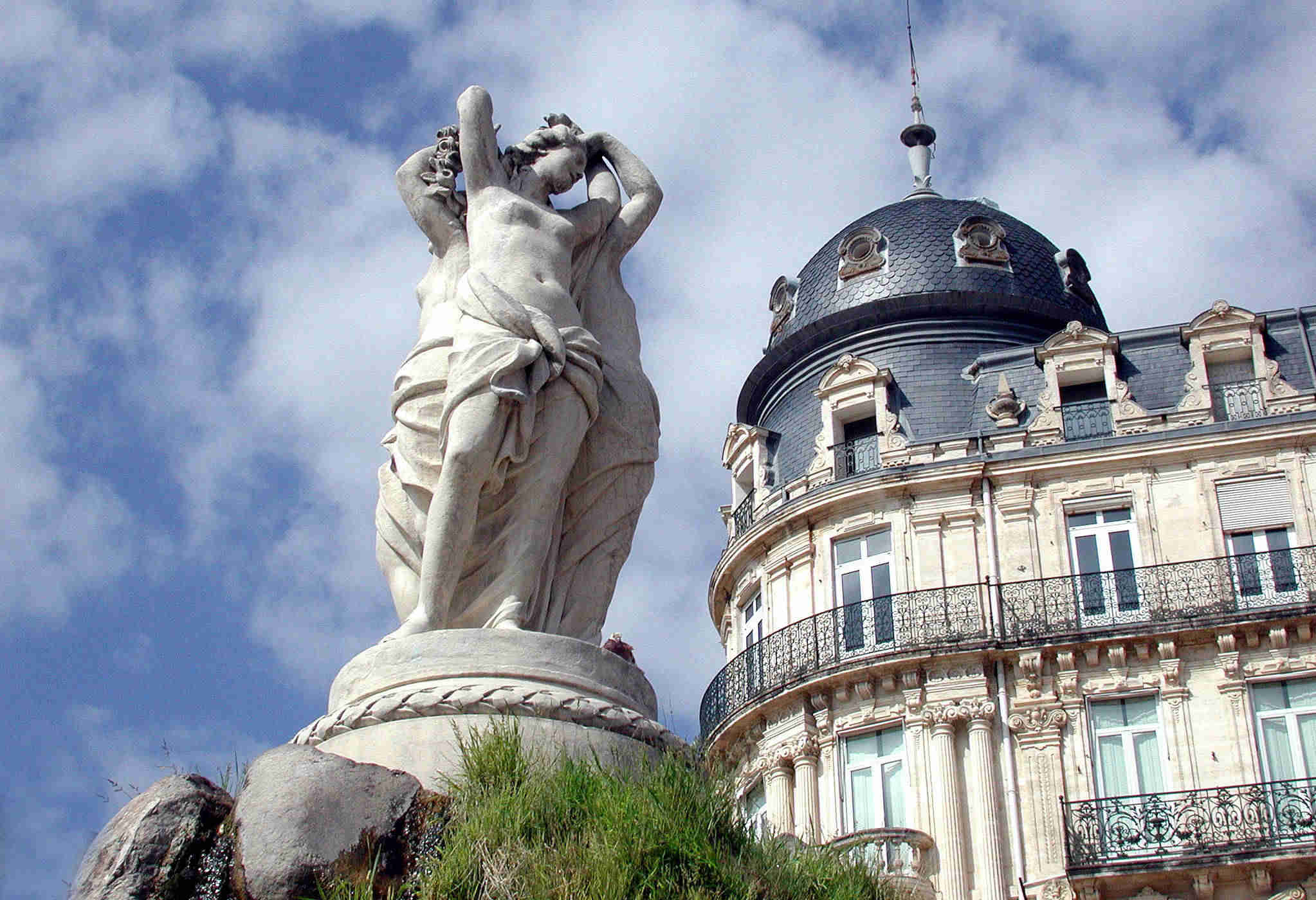 Three Graces fountain